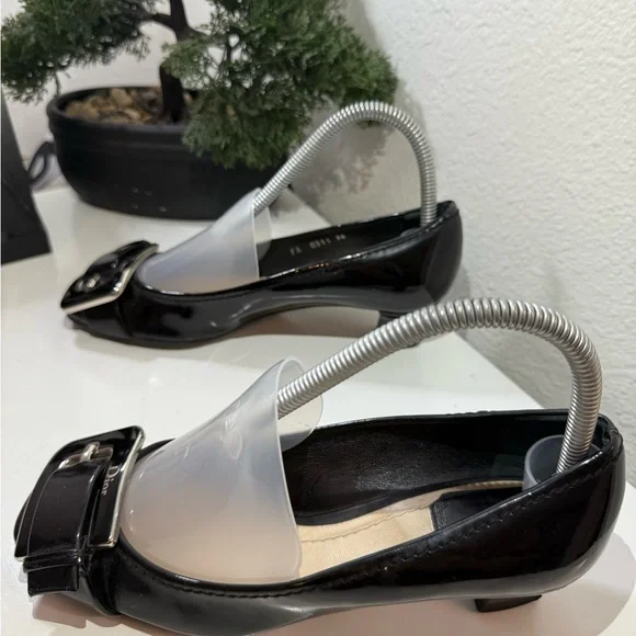 Dior Women's Black Loafers with Buckle - Picture 3 of 10